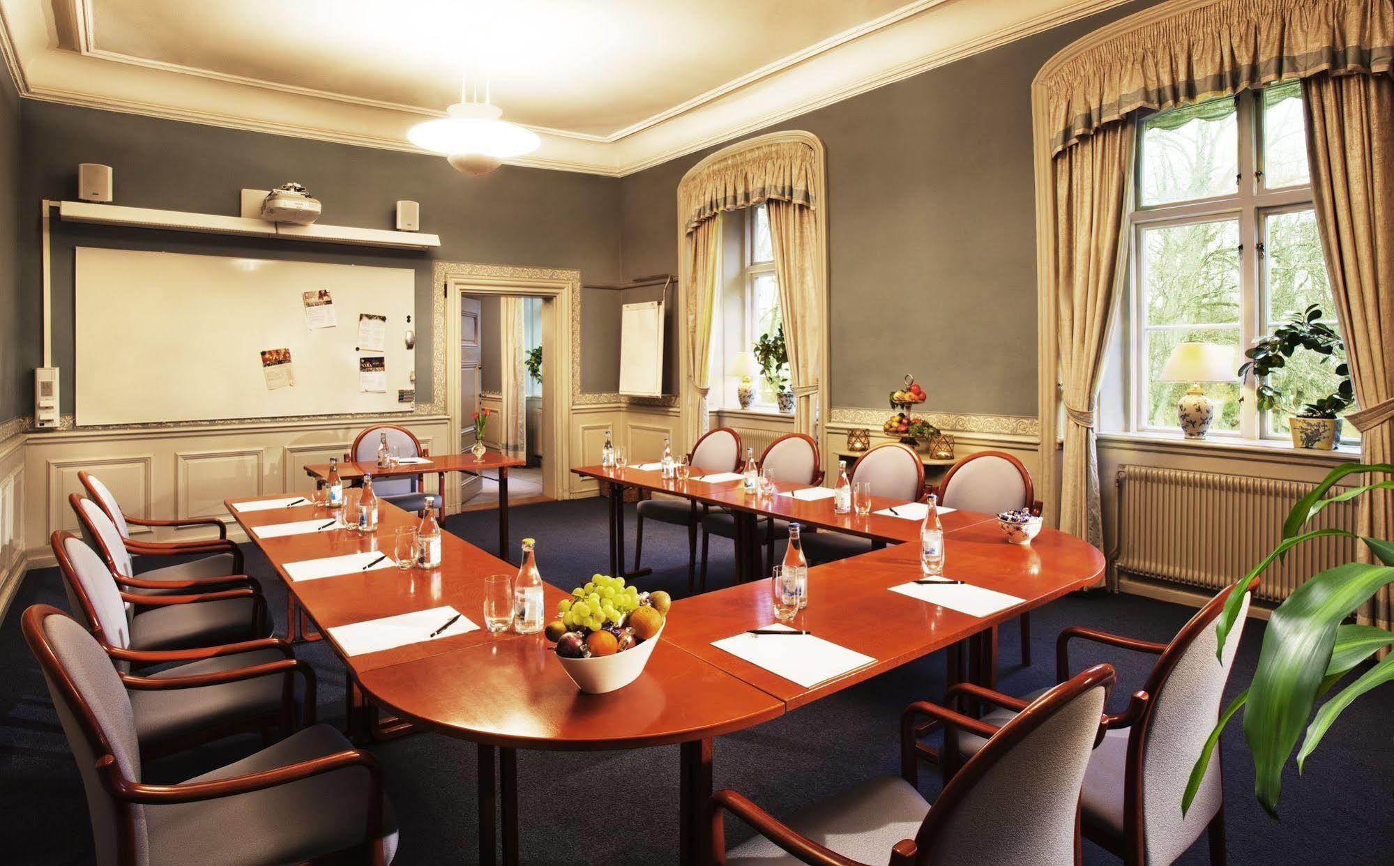 Hotel Akeshofs Slott Sztokholm Zewnętrze zdjęcie